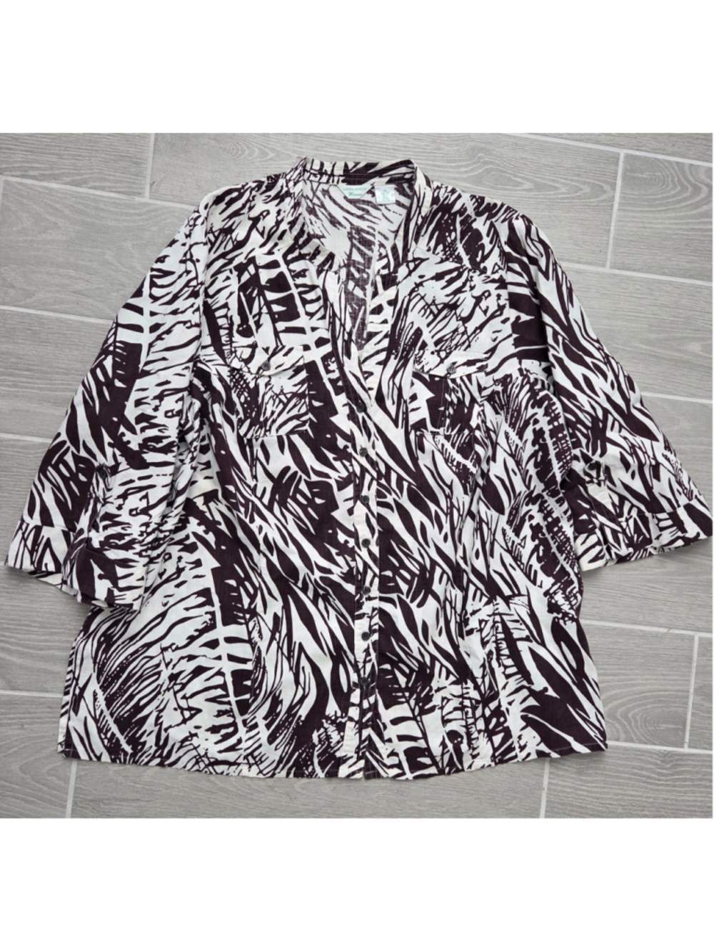 Women's Laura Ashley Button Down Shirt 2X Black and White Linen Print